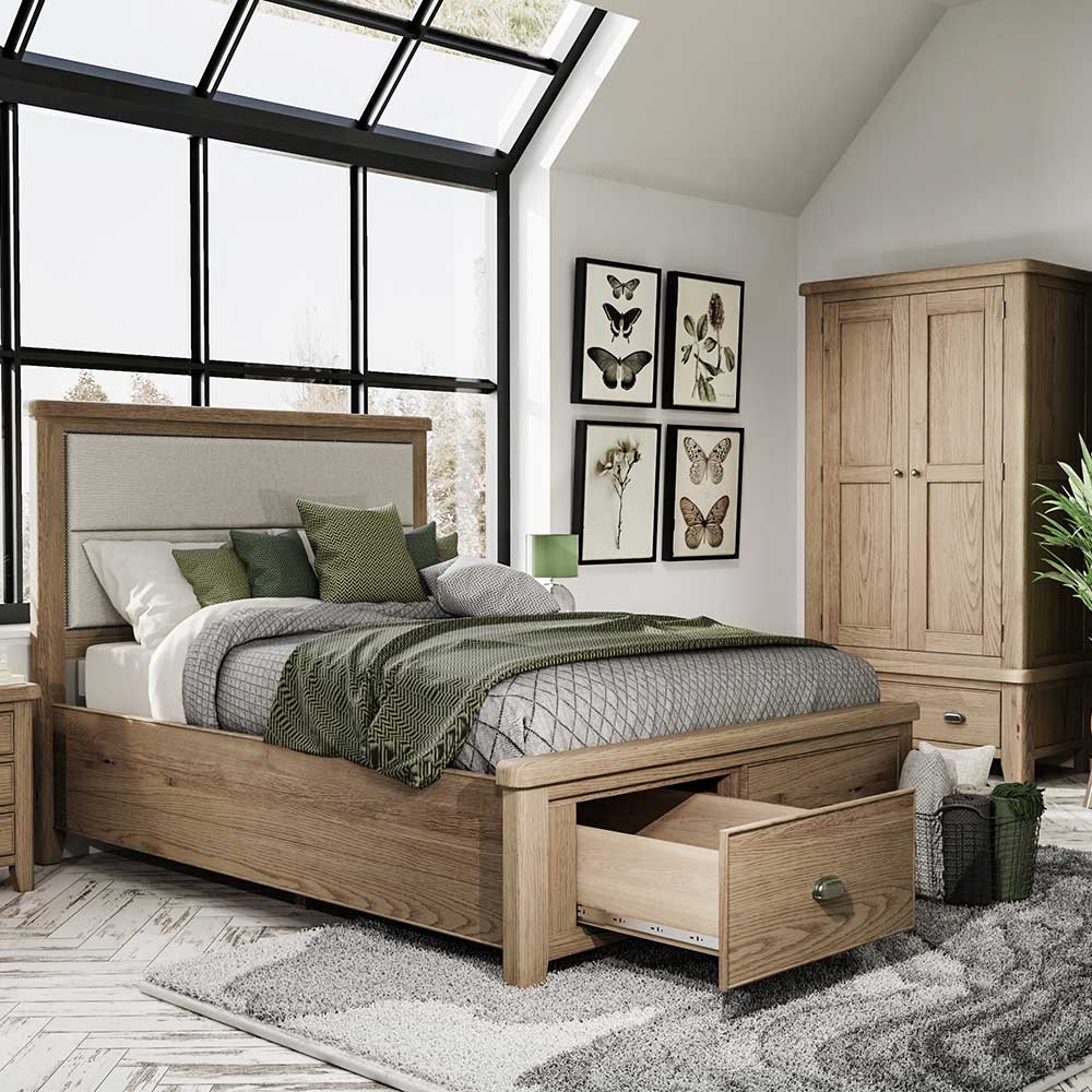 Chatsworth Oak Bedroom Furniture